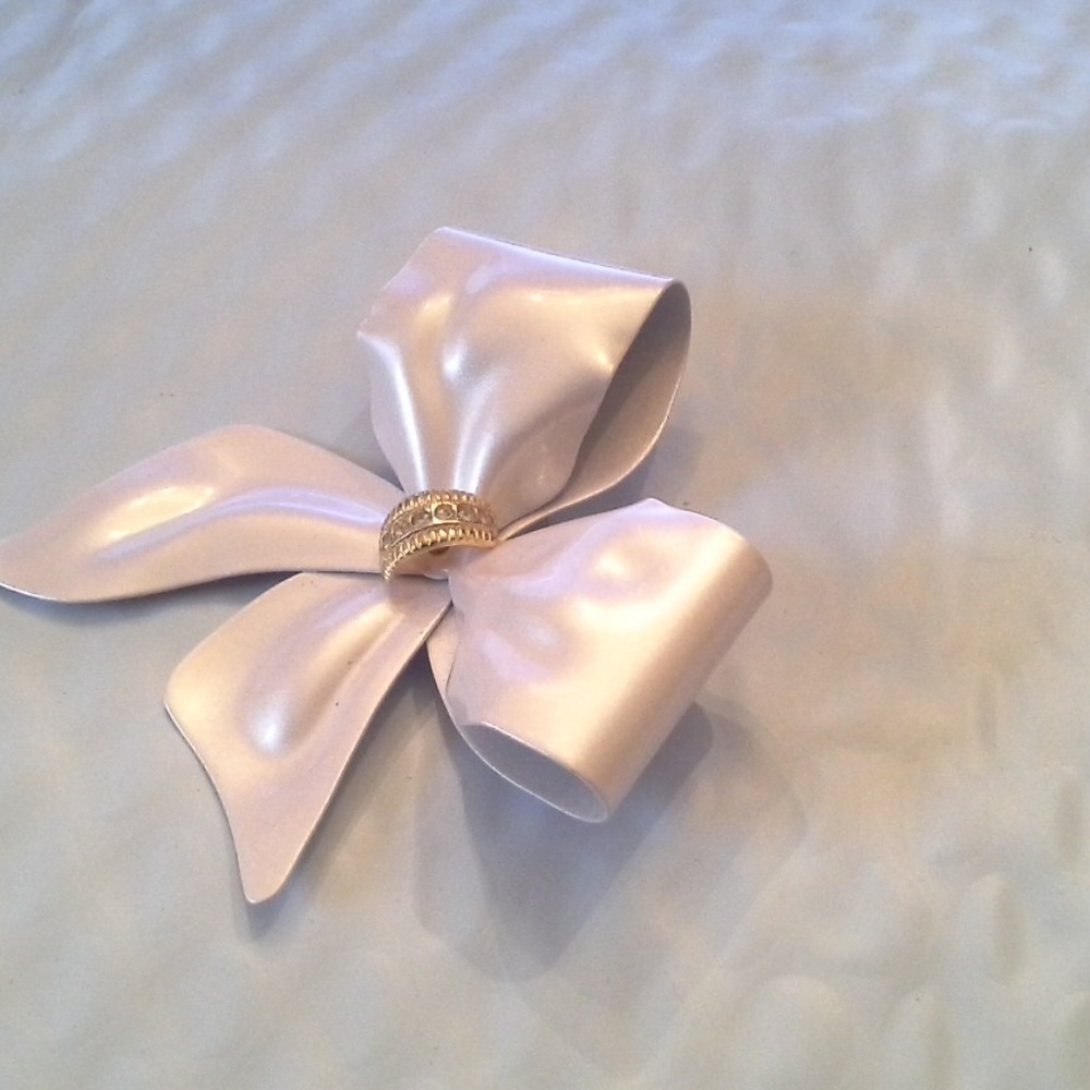 Pink Bow Crystal Rhinestone Brooch Pin -HOST PICK - Picture 2 of 8